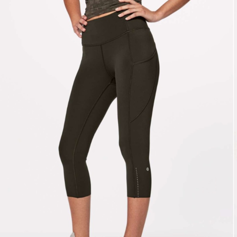 Lululemon Size 2 Fast & Free Crop II *Nulux 19"